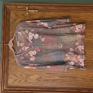 Women's Xcit U.S.A. Rounded V Neck 3/4 Sleeve Pullover Top